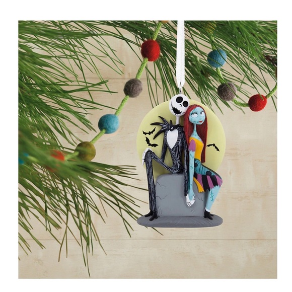 Hallmark The Nightmare Before Christmas “Jack Skellington and Sally” Ornament - Picture 5 of 12